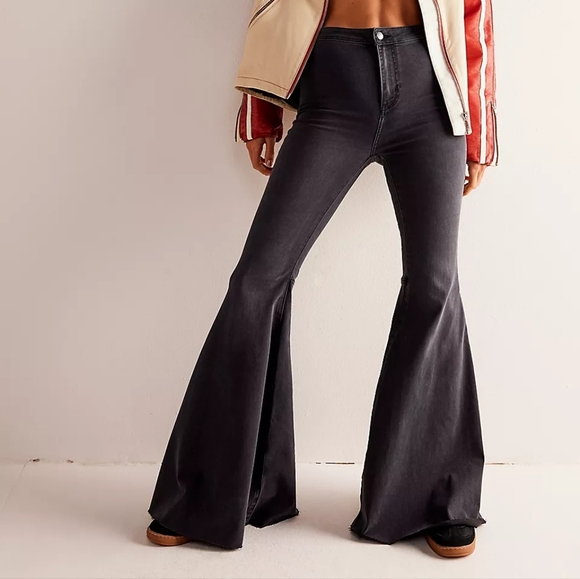 FREE PEOPLE Just Float  On Flare Wide Jeans Bell Bottoms Faded Black Size 26 - Picture 3 of 11